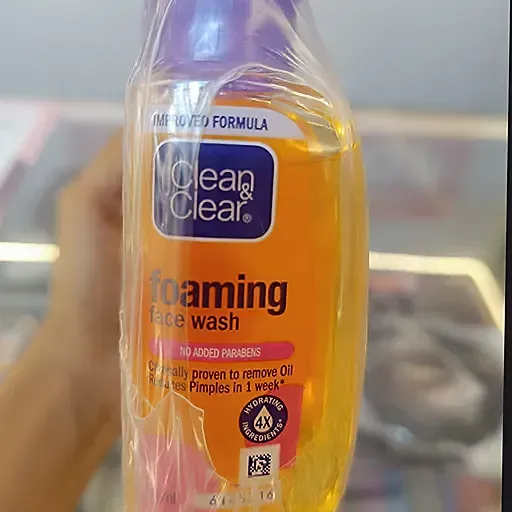 Clean & Clear Foaming Face Wash